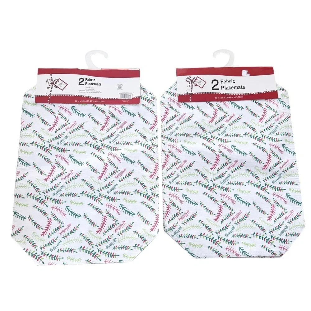 Holiday Christmas White Green Red Table Placemats SET OF 4 NWT